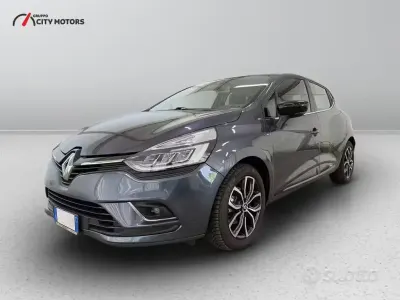 Usado Renault Clio IV Zen 76 CV (55 kW) 2019 Gris Berlina