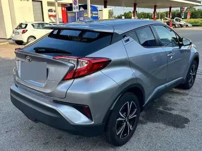 Usata Toyota C-HR 116 CV (85 kW) 2017 Grigio SUV
