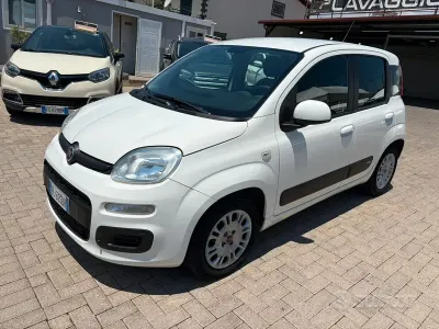 Usata Fiat Panda Lounge 95 CV (69 kW) 2017 Bianco Utilitaria