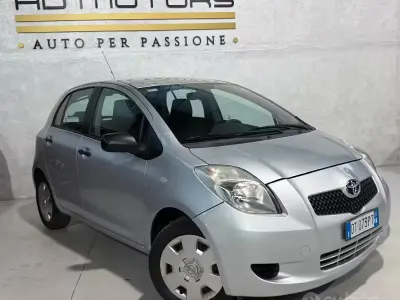 Usata Toyota Yaris 69 CV (50 kW) 2008 Grigio Utilitaria