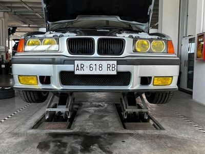 usata BMW 320 i (e36)