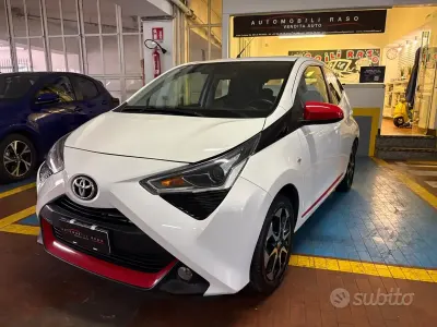 Usata Toyota Aygo Connect Style 72 CV (52 kW) 2020 Bianco Utilitaria