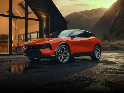 Nuova Lotus Eletre 700 kW (952 CV) 2026 Solar yellow SUV