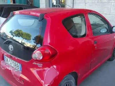 Usata Toyota Aygo 68 CV (50 kW) 2008 Rosso Utilitaria