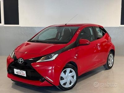Gebraucht Toyota Aygo 69 PS (50 kW) 2015 Rot Kleinwagen