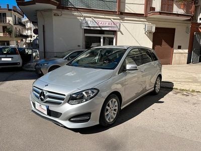 Begagnad Mercedes B160 Business 89 HK (65 kW) 2017 Grå Minibuss