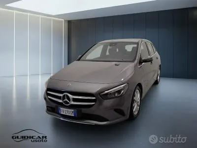 Usata Mercedes B180 136 CV (100 kW) 2019 Gray Utilitaria
