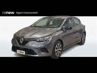 Usata Renault Clio V Equilibre 101 CV (74 kW) 2023 Grigio scuro Berlina