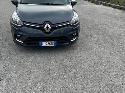 Usata Renault Clio IV Intens 90 CV (66 kW) 2017 Grigio Berlina