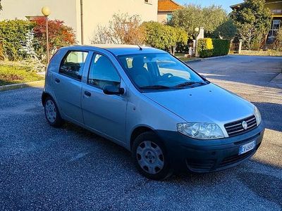 Usata Fiat Punto 60 CV (44 kW) 2005 Grigio Utilitaria