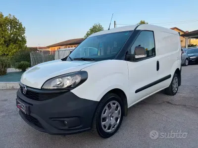 Usado Fiat Doblò Easy 120 HP (88 kW) 2021 Branco Monovolume