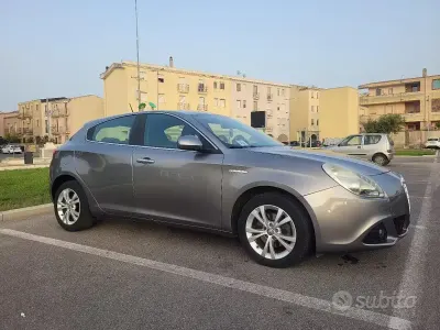 Usata Alfa Romeo Giulietta 105 CV (77 kW) 2010 Grigio Utilitaria