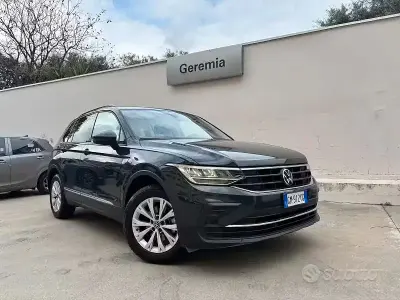 Gebraucht VW Tiguan Life 150 PS (110 kW) 2023 Grau SUV