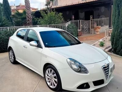 Usata Alfa Romeo Giulietta Exclusive 105 CV (77 kW) 2012 Bianco Utilitaria