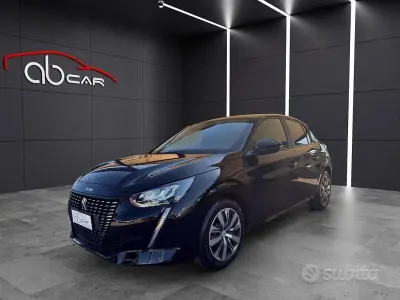 Usata Peugeot 208 Active 101 CV (74 kW) 2020 Nero Utilitaria