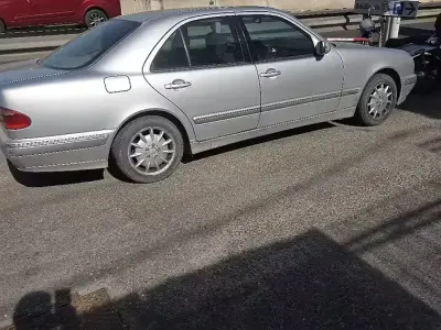 Usado Mercedes 220 143 CV (105 kW) 1999 Berlina