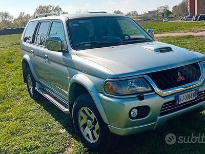Usata Mitsubishi Pajero Sport 100 CV (73 kW) 2000 Grigio SUV