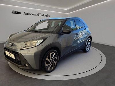 Grigio indyum/tetto nero Usata 2024 Toyota Aygo X Active SUV | 15.900 € (Buon prezzo)