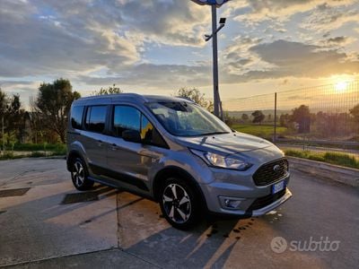 Usata Ford Tourneo Connect Active 120 CV (88 kW) 2022 Grigio Monovolume