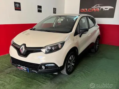 Usata Renault Captur Intens 90 CV (66 kW) 2016 Beige SUV