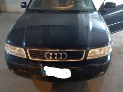 usata Audi A4 avant blu metallizzato