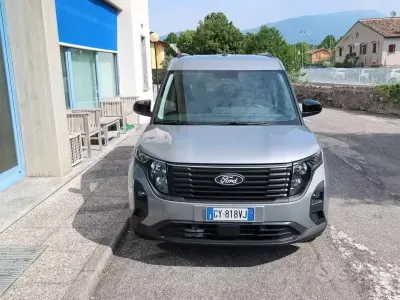 Usata Ford Tourneo Courier Titanium 125 CV (91 kW) 2025 Grigio Monovolume