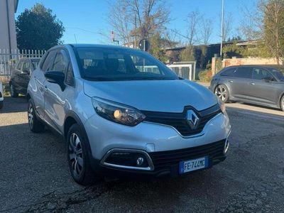Usata Renault Captur Intens 90 CV (66 kW) 2016 Grigio SUV