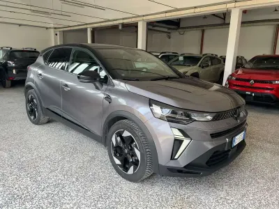 Usata Renault Captur Techno 91 CV (66 kW) 2025 Grigio SUV