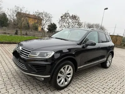 Usata VW Touareg 224 CV (164 kW) 2016 Nero SUV