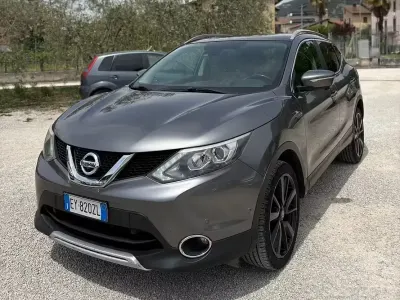 Gebraucht Nissan Qashqai 131 PS (96 kW) 2014 Grau SUV