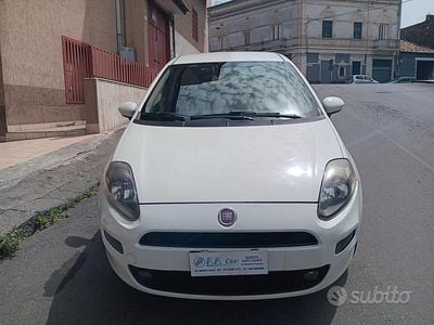 Usata Fiat Punto Lounge 77 CV (56 kW) 2014 Bianco Utilitaria