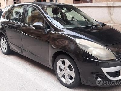 Usata Renault Scénic III 110 CV (80 kW) 2009 Nero Monovolume