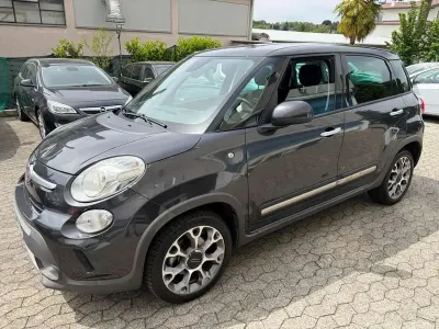 Begagnad Fiat 500L Trekking 84 HK (61 kW) 2014 Grå Minibuss