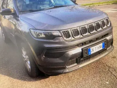 Usata Jeep Compass 131 CV (96 kW) 2022 Grigio SUV