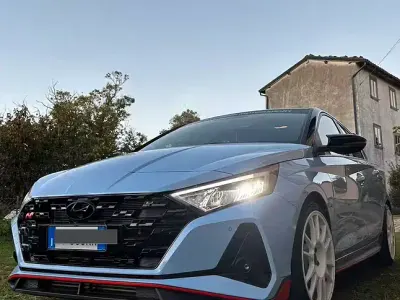 Usata Hyundai i20 204 CV (150 kW) 2024 Blu Utilitaria