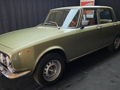 Usata Alfa Romeo 2000 131 CV (96 kW) 1974 Verde oliva Berlina