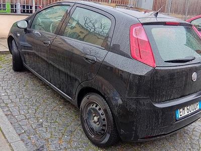 Usata Fiat Grande Punto 69 CV (50 kW) 2010 Nero Utilitaria