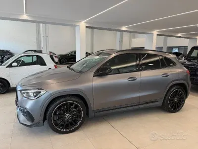 Usata Mercedes GLA200 Premium 150 CV (110 kW) 2022 Grigio scuro SUV