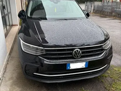 Usata VW Tiguan Life 150 CV (110 kW) 2021 Nero SUV