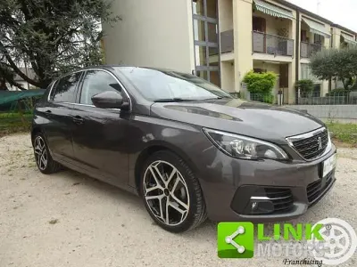 Usata Peugeot 308 GT-line 131 CV (96 kW) 2019 Grigio Berlina