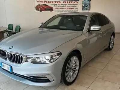 Usata BMW 520 Luxury Line 265 CV (194 kW) 2017 Argento Berlina