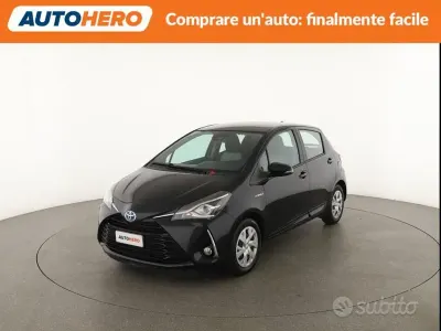 Usata Toyota Yaris Hybrid Active 73 CV (53 kW) 2018 Nero Berlina
