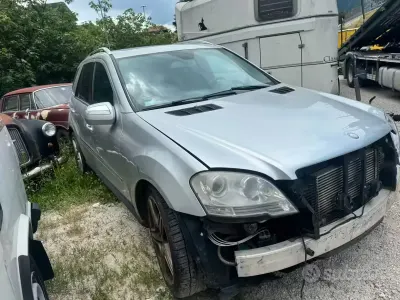 Usata Mercedes ML320 224 CV (164 kW) 2010 Grigio SUV