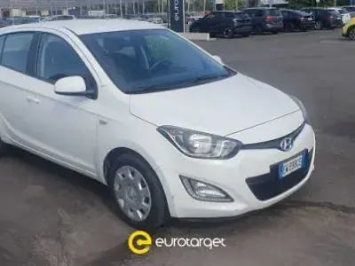 Käytetty Hyundai i20 Classic 84 HP (61 kW) 2014 Valkoinen Viistoperä