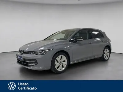 Usata VW Golf VIII Edition 204 CV (150 kW) 2025 Grigio / pastello Berlina