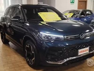 Usata VW Tiguan R-line 150 CV (110 kW) 2025 Night shade / metallizzato SUV