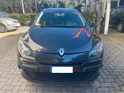 Usata Renault Mégane III LIMITED 110 CV (80 kW) 2011 Grigio Berlina