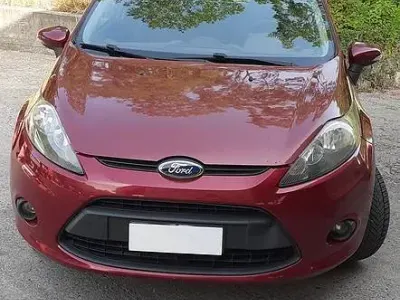 Usata Ford Fiesta 60 CV (44 kW) 2010 Rosso Berlina
