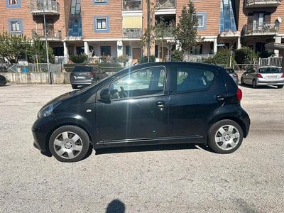 Usata Toyota Aygo 67 CV (49 kW) 2007 Nero Utilitaria