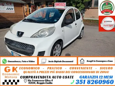 Käytetty Peugeot 107 Access 68 HP (50 kW) 2011 Valkoinen Viistoperä